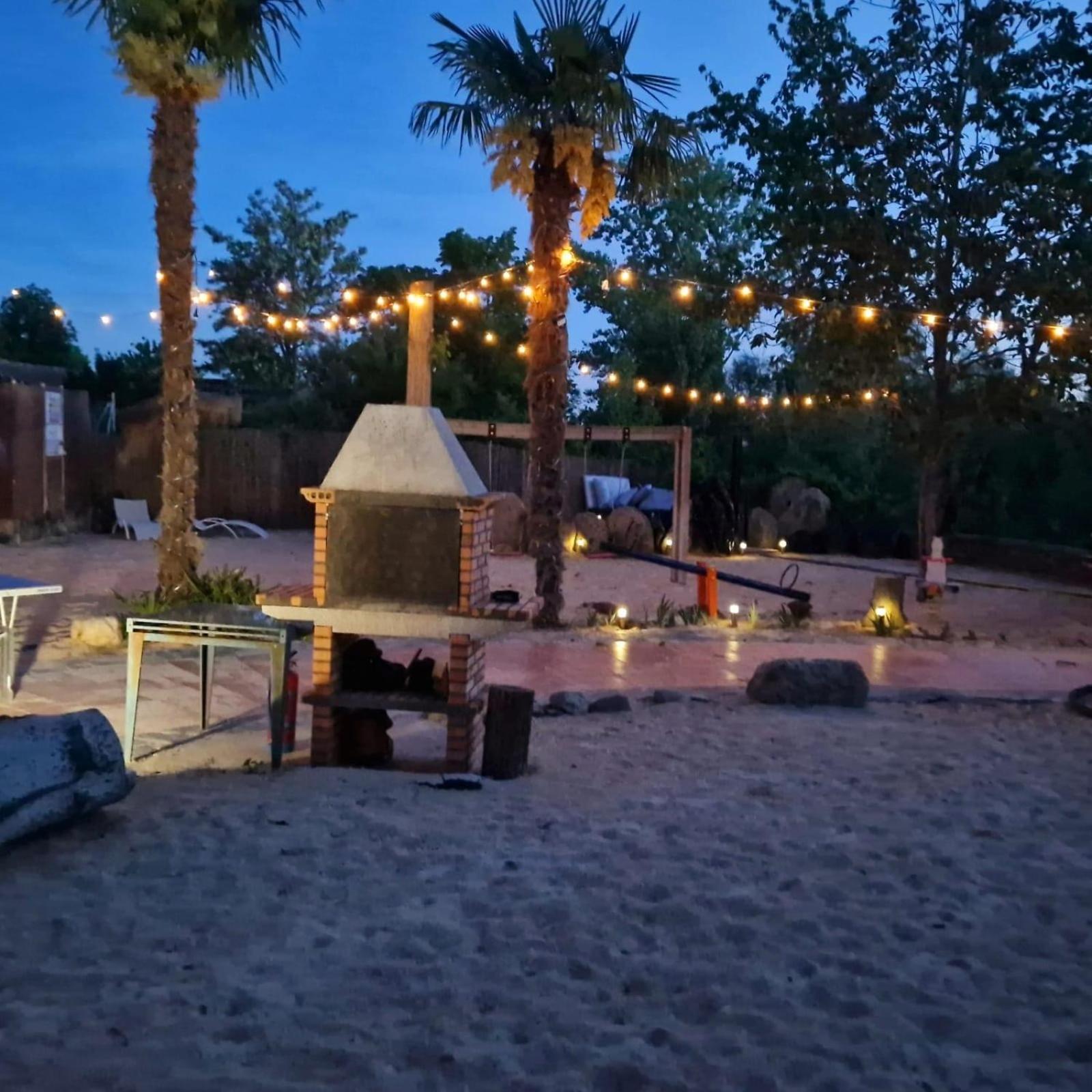 Complejo Oasis Beach Sobre El Rio Huerta  Exterior photo