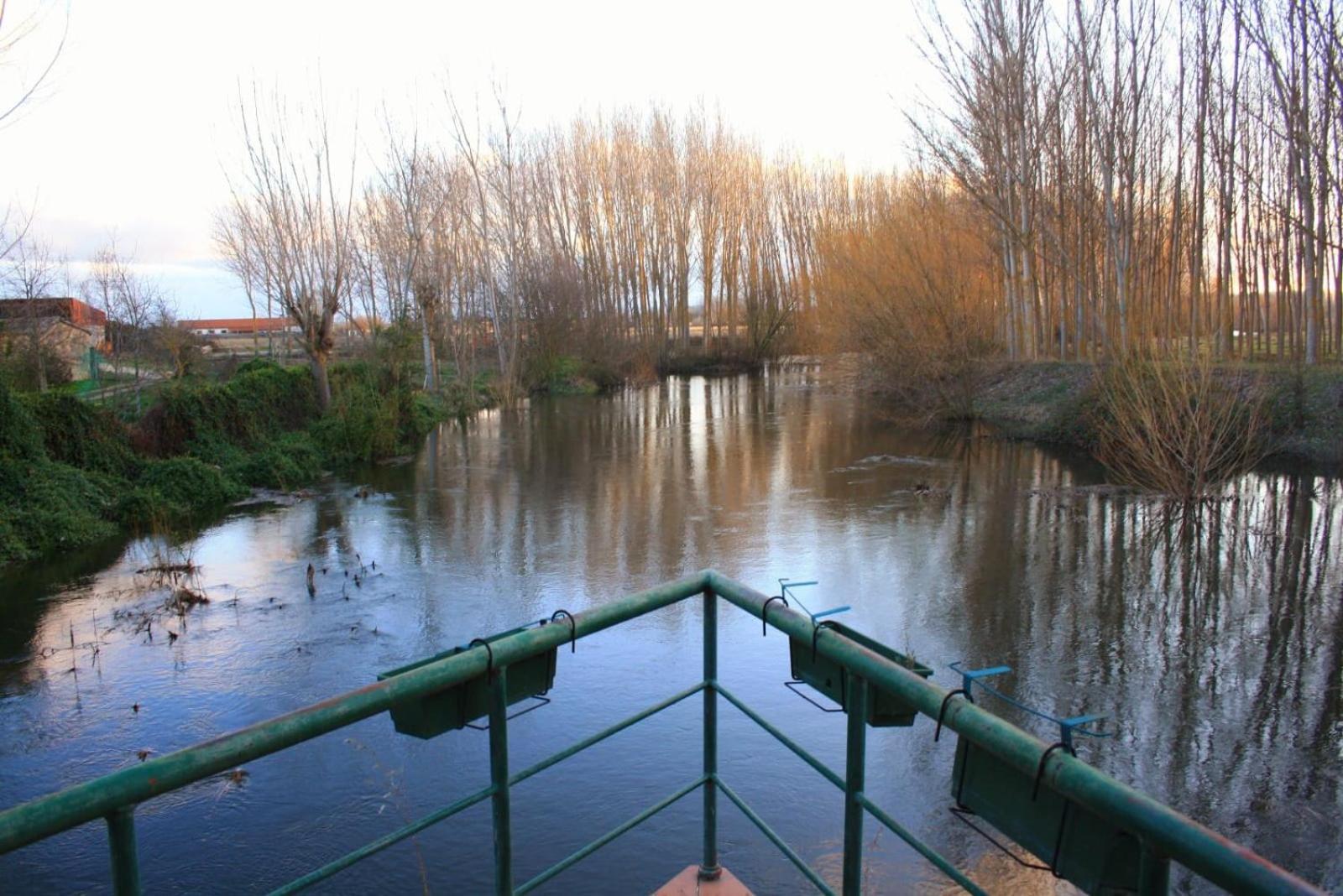 Complejo Oasis Beach Sobre El Rio Huerta  Exterior photo