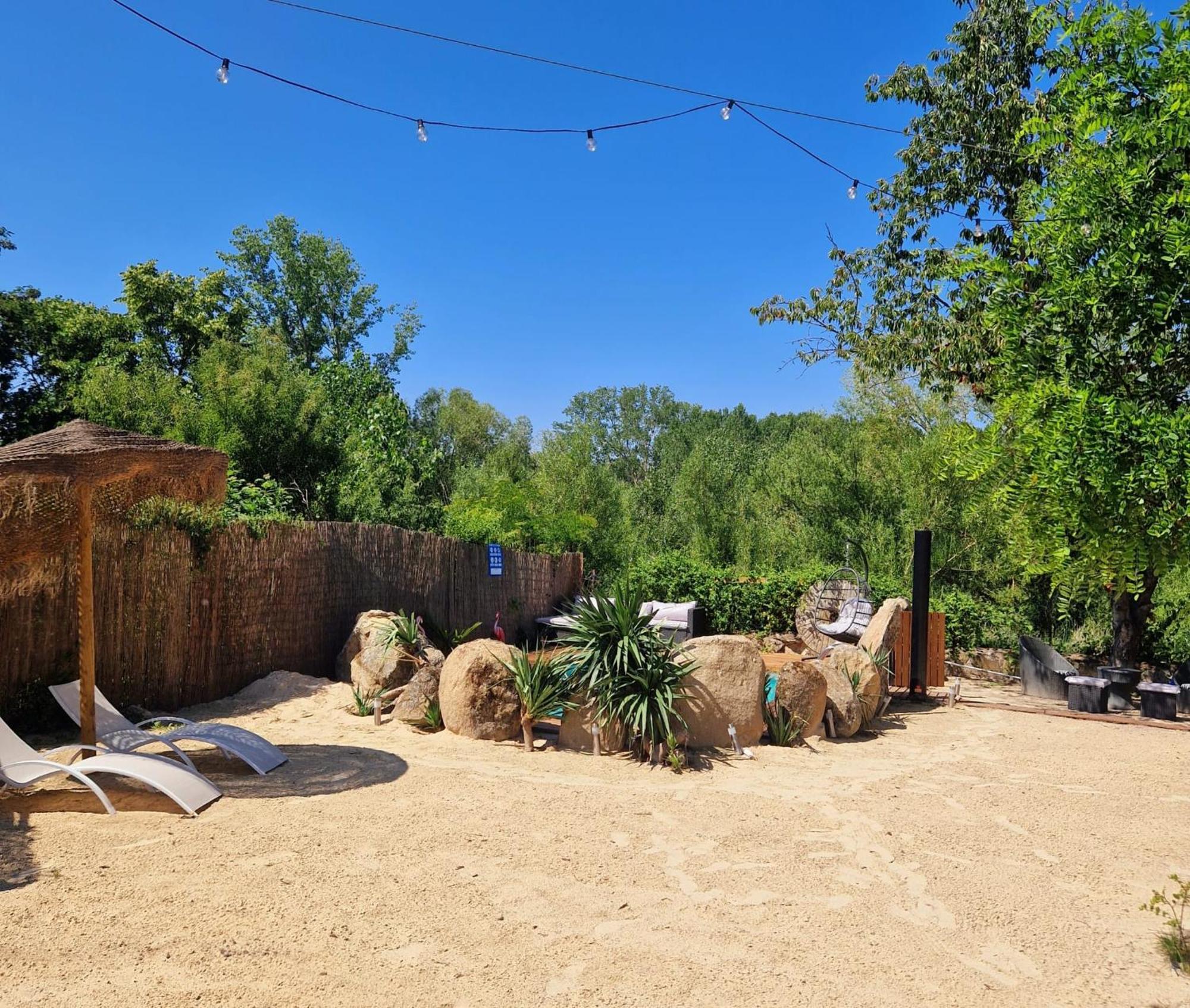 Complejo Oasis Beach Sobre El Rio Huerta  Exterior photo